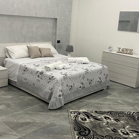 Dream House Apartment Catania Bagian luar foto