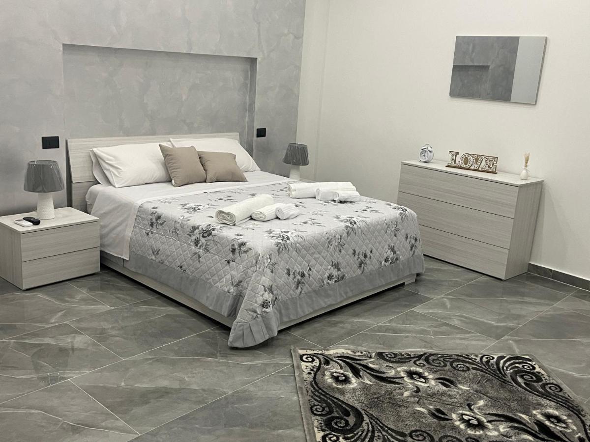 Dream House Apartment Catania Bagian luar foto